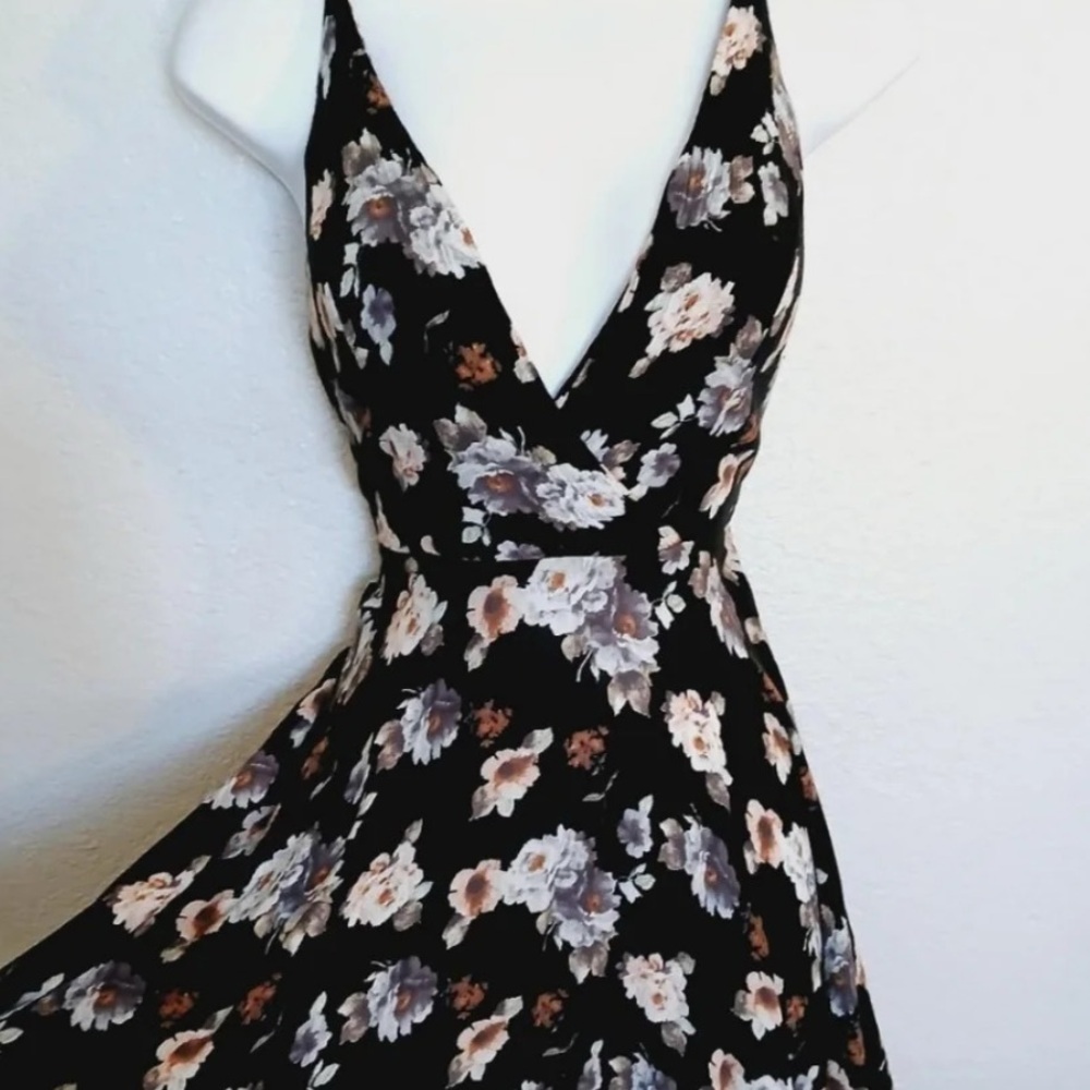 Mimi Chica Small Black Floral Pattern Adjustable Strappy Back Mini Dress Y2K